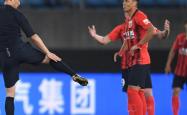 lol高校认证-关于上港中场表现出色，球员获得赞誉的信息