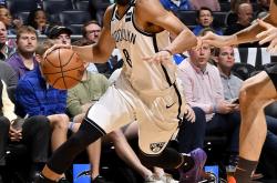 lol季中赛-魔术战胜篮网，结束连败局面