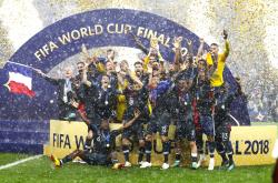 lol合区-法国队实力明显占优，轻松取胜瑞士队晋级欧洲杯资格赛的简单介绍