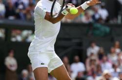 lol转区-包含年终总决赛轻取拉沃尔杯，德约科维奇高光表现的词条