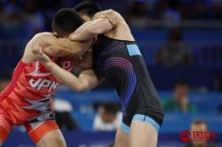 lol转区-爱尔兰选手斩获男子94公斤级摔跤银牌