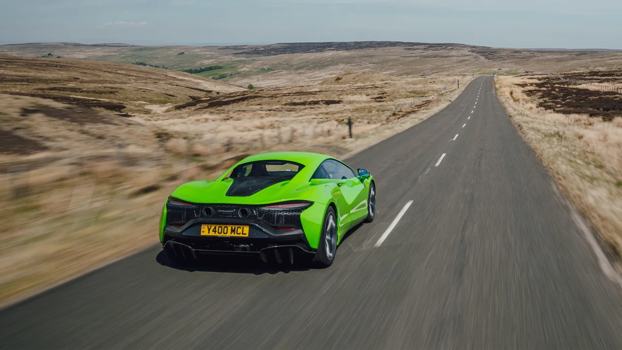 关于阿斯顿马丁绝杀迈凯伦,塞恩斯统治全场的信息 关于阿斯顿马丁绝杀迈凯伦,塞恩斯统治全场的信息